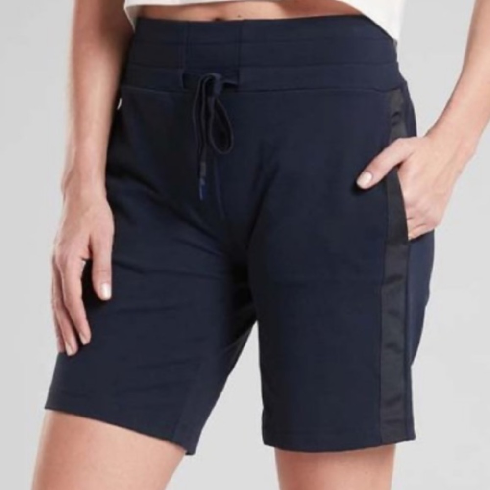 Athleta Metro Downtown Bermuda Shorts